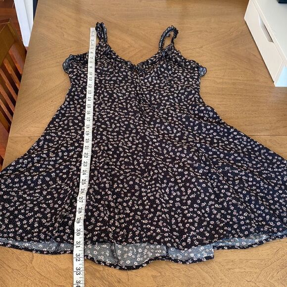 Urban Outfitters Dress Forum Black Mini Daisy Print Ditsy Dress Size Small - Picture 10 of 10